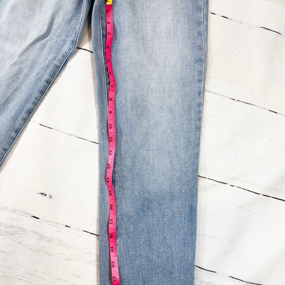 Women’s HIDDEN Light Blue Cropped Jeans - Picture 3 of 5